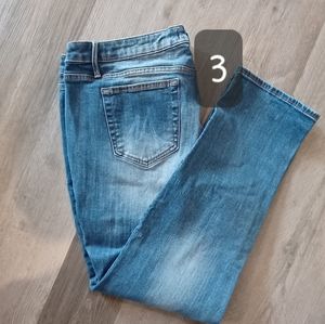 Maurices jeans